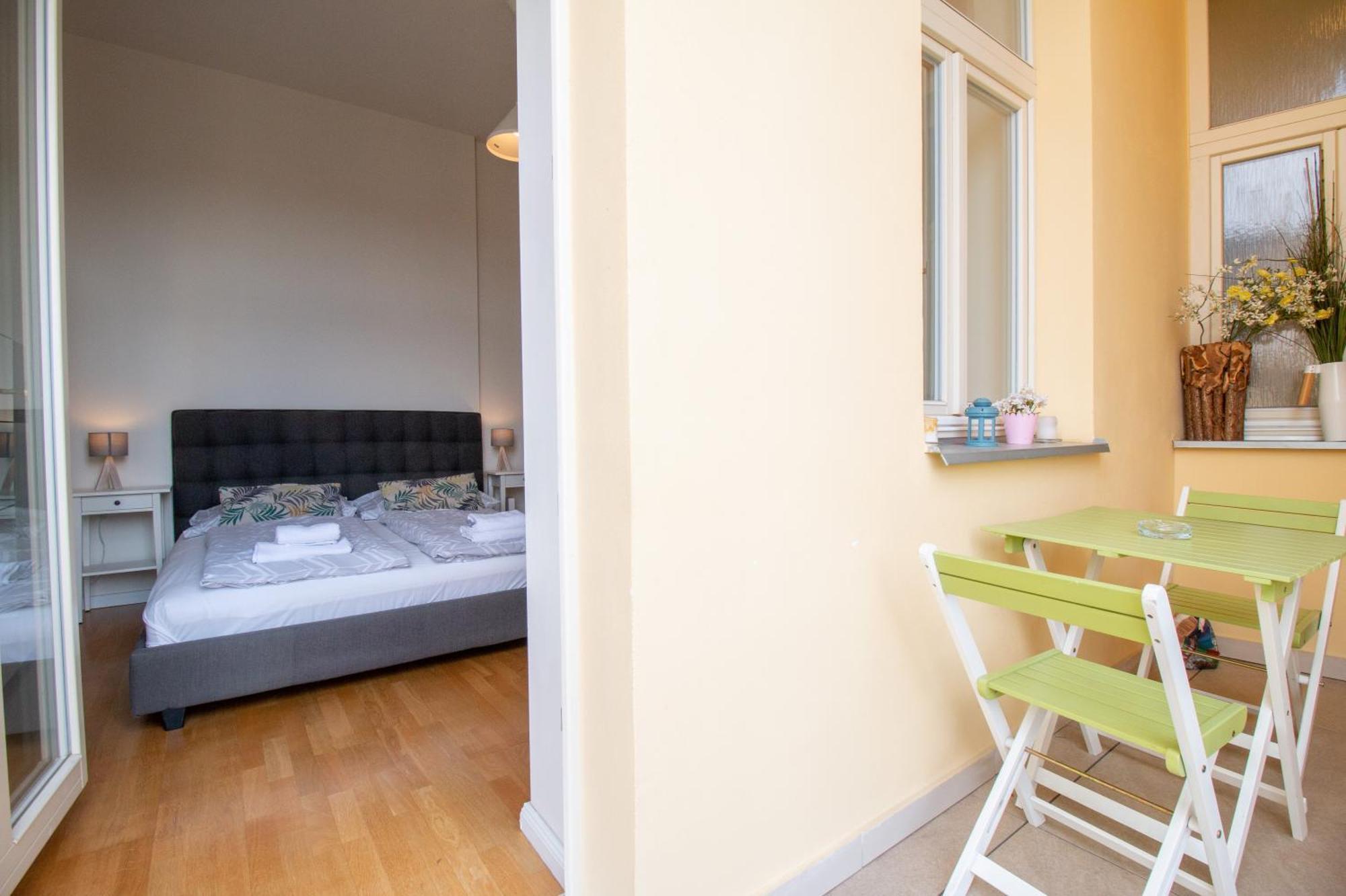 Stay Inn Apartments Stepanska Apartment